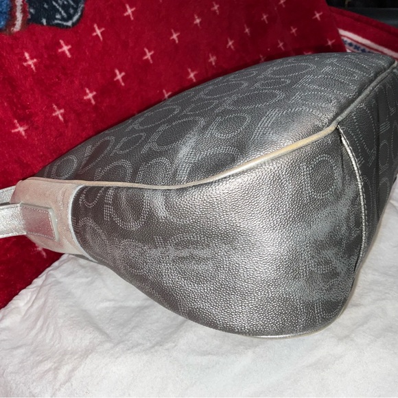 Salvatore Ferragamo Gancini Shoulder or hobo Bag. - Picture 6 of 15